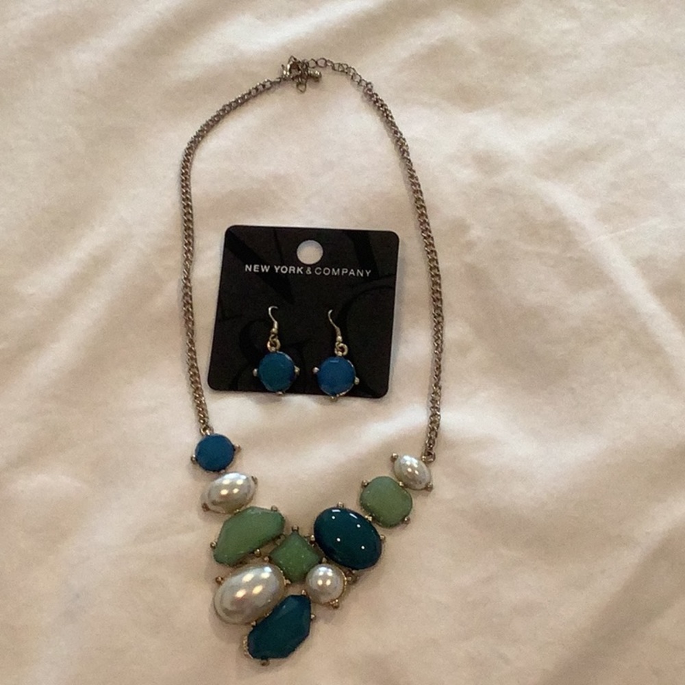 Rhinestone and “Pearl” necklace with earrings